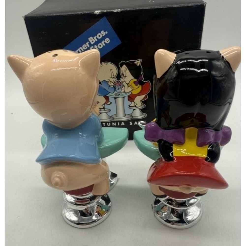 Vintage Warner Bros Studio Store Porky Petunia Salt Pepper Shakers 2000 Ceramic - Picture 3 of 8